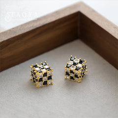 Luxurious Design Black and White Zircon Crystal Square Patchwork Earrings for Womens Exquisite Accessories 2024 Fashion Jewelry